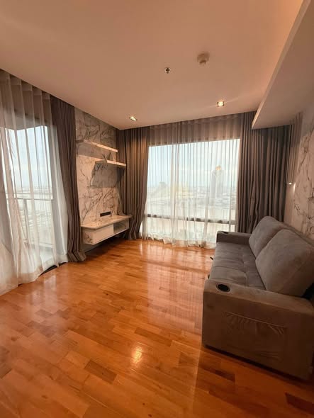 living room and bedroom of StarView Rama 3