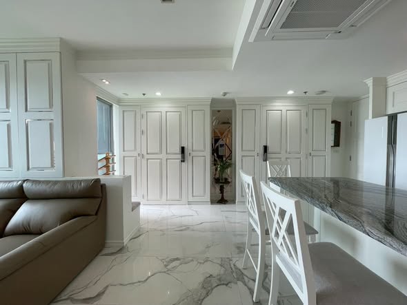 living room and kitchen of StarView Rama 3