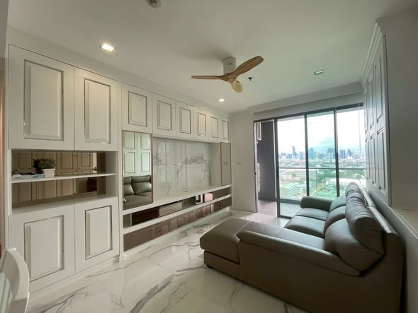 living room and kitchen of StarView Rama 3