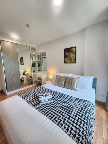 bedroom of Sucharee Life 2