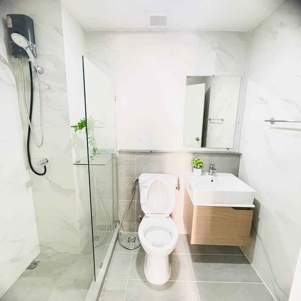 bathroom of Sukhumvit 76