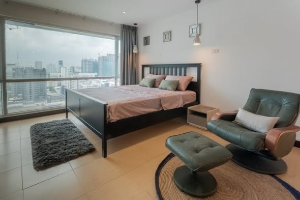 bedroom of Sukhumvit Suite