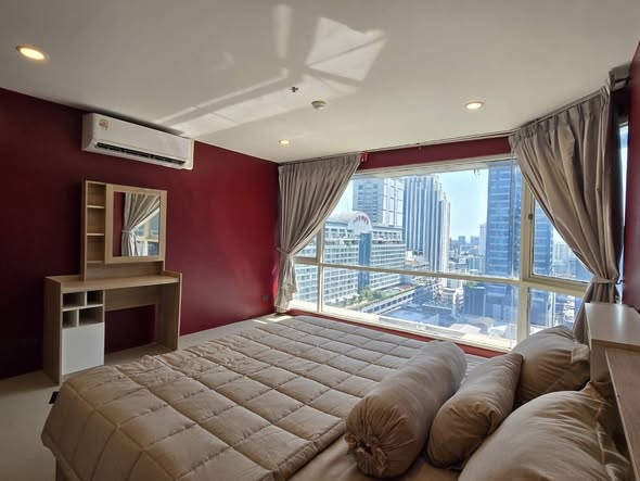 bedroom of Sukhumvit Suites Hotel