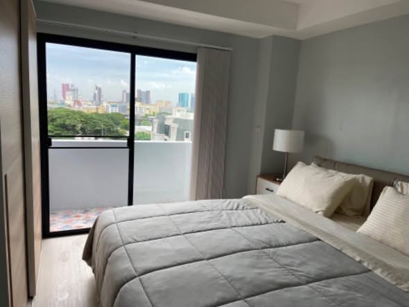 bedroom of Sun Palace Condominium