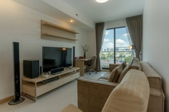 bedroom and living room of Supalai Casa Riva condo