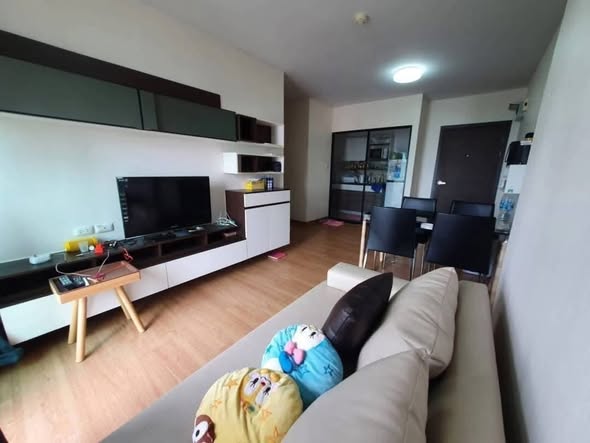 bedroom and living room of Supalai City Resort – Phaholyothin 32