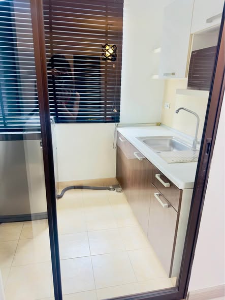 room interior and bathroom of Supalai City Resort Rama 8
