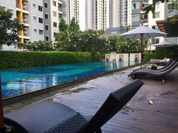 pool of Supalai City Resort Ratchada-Huai Khwang