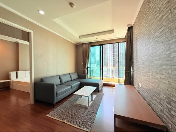 living room of Supalai Elite Sathon – Suan Phlu