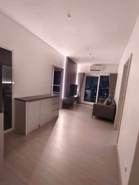 room interior of Supalai Loft Talat Phlu Station
