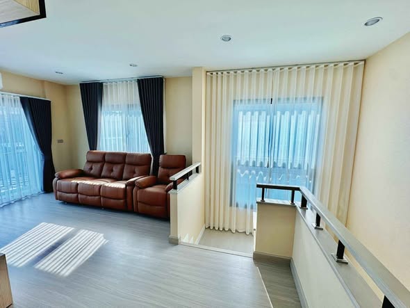 living room and room interior of Supalai Orchid Park Housing Juristic