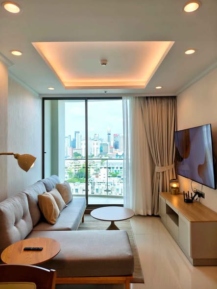bedroom and living room of Supalai Oriental Sukhumvit 39