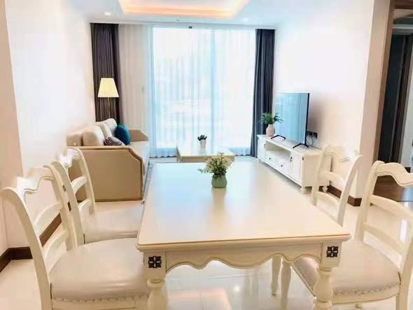bedroom and room interior of Supalai Oriental Sukhumvit 39