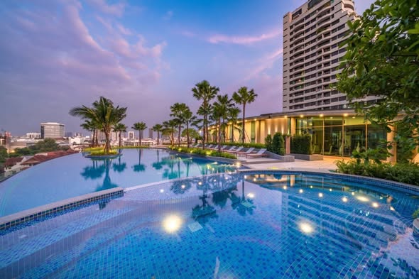 pool of Supalai Oriental Sukhumvit 39