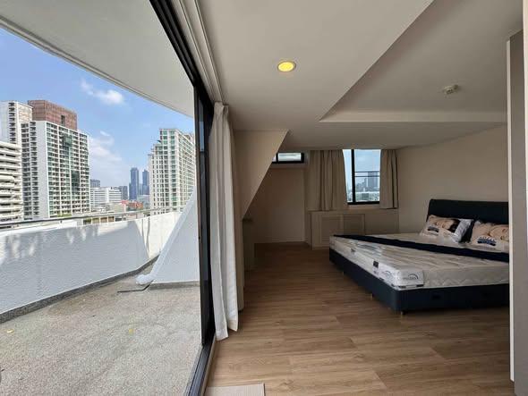 bedroom of Supalai Place Condominium Sukhumvit 39