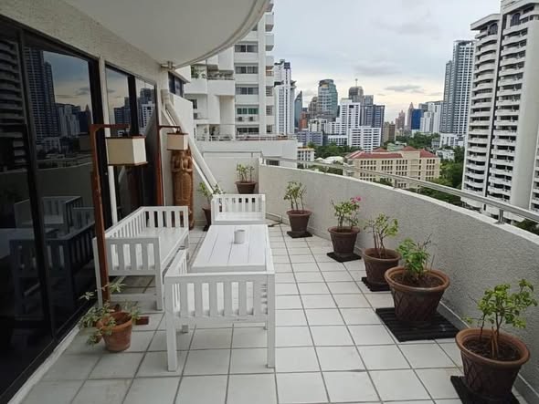 Supalai Place Condominium Sukhumvit 39
