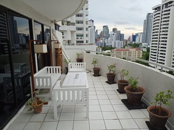 Supalai Place Condominium Sukhumvit 39