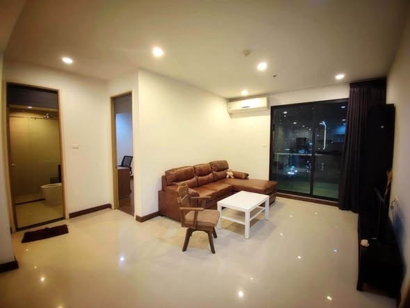 living room and bedroom of Supalai Premier Ratchathewi