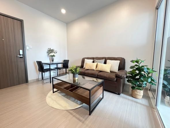 living room of Supalai Premier Si Phraya-Sam Yan