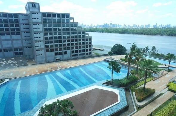 pool of Supalai Prima Riva