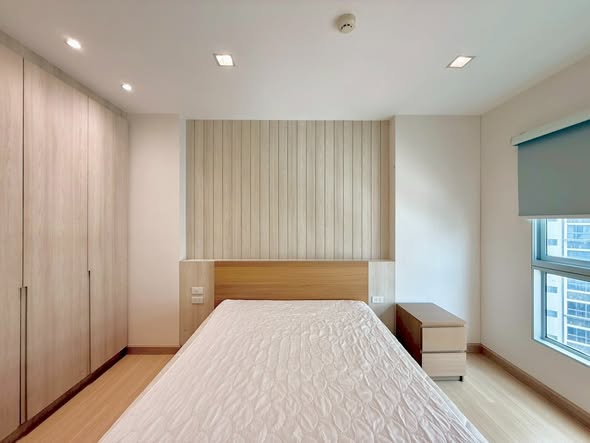 bedroom and room interior of Supalai Veranda Rama 9