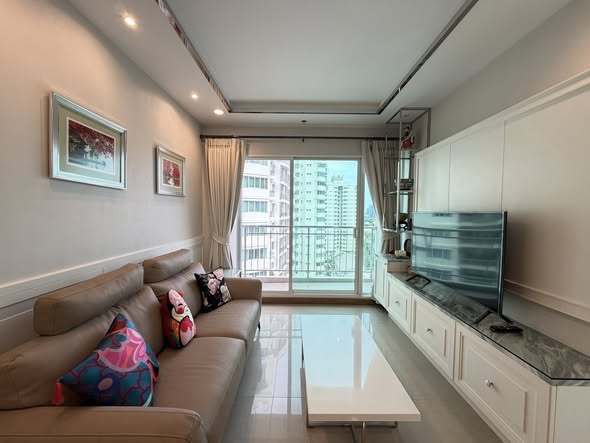 bedroom and living room of Supalai Wellington II