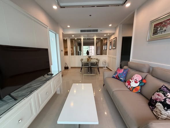 living room and bedroom of Supalai Wellington II