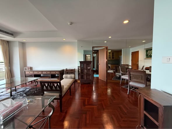 living room of Supreme Garden