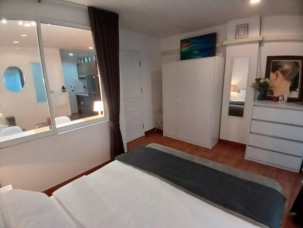 bedroom of Surawong City Resort