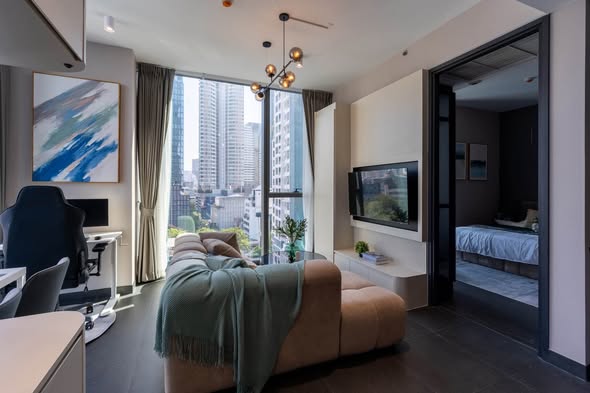 bedroom of Tait Sathorn 12