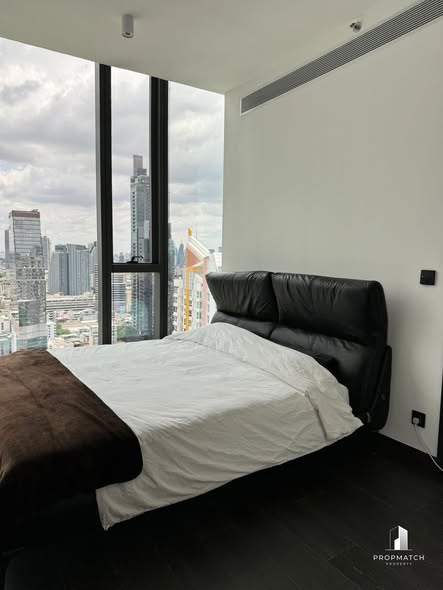 bedroom of Tait Sathorn 12