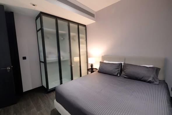 bedroom and room interior of Tait Sathorn 12