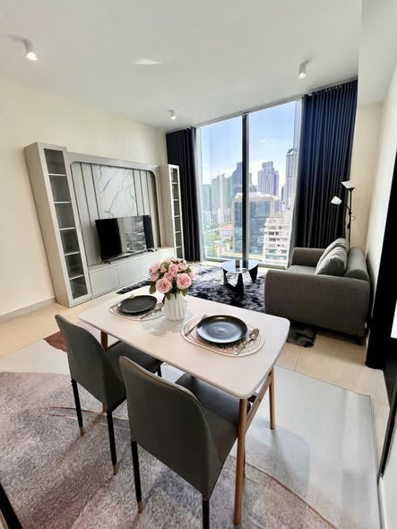 living room and room interior of Tait Sathorn 12