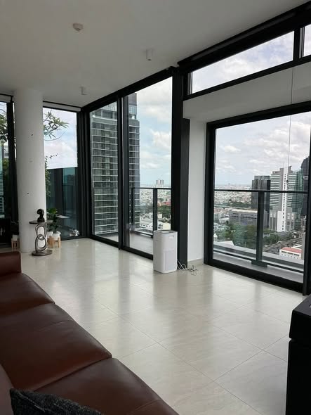 room interior of Tait Sathorn 12