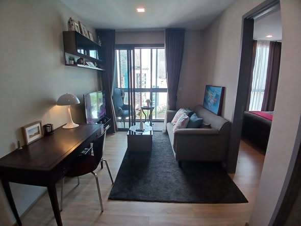 bedroom and living room of TAKA HAUS ทากะ เฮาส์