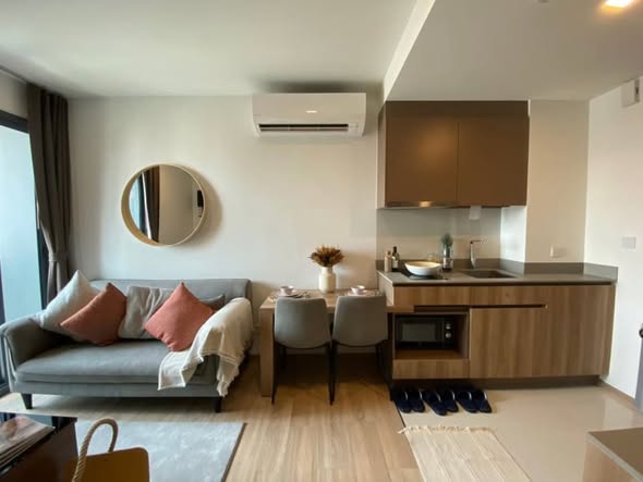 bedroom and living room of TAKA HAUS ทากะ เฮาส์