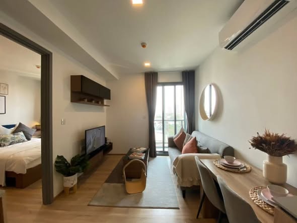 living room and bedroom of TAKA HAUS ทากะ เฮาส์