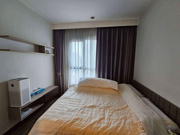 bedroom of Teal Sathon-Taksin