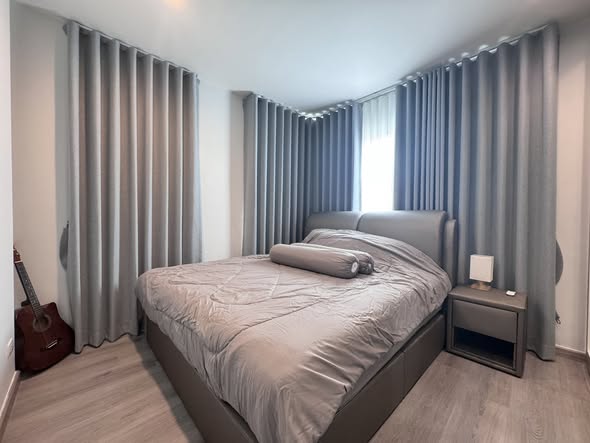 bedroom of Teal Sathon-Taksin