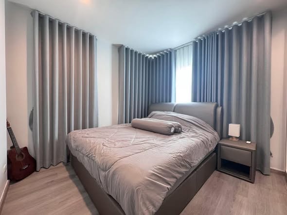 bedroom and room interior of Teal Sathon-Taksin