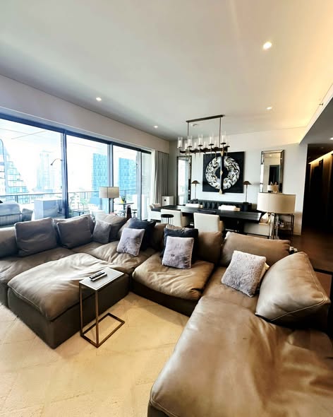living room of Tela Thonglor