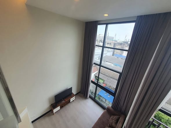 bedroom of Thames Residence Condominium
