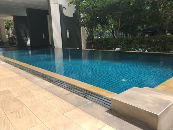 pool of The Address Chidlom