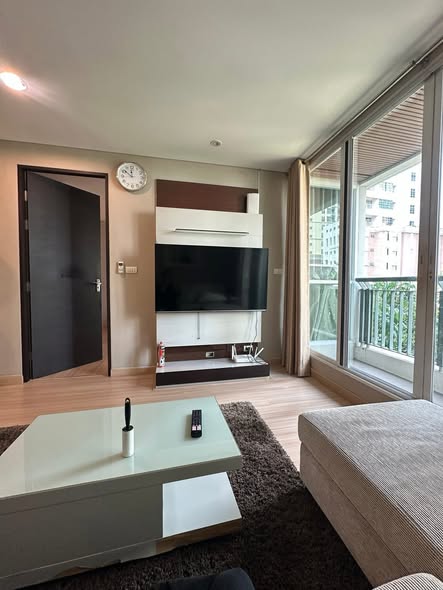 bedroom and living room of The Address Pathum Wan ดิ แอดเดรส ปทุมวัน