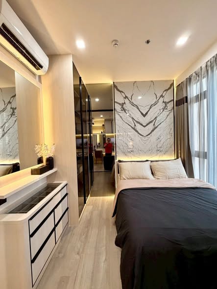 bedroom and room interior of The Address Siam-Ratchathewi