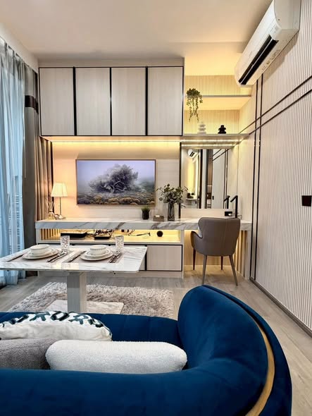 living room and bathroom of The Address Siam-Ratchathewi