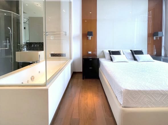 bedroom and room interior of The Address Sukhumvit 28