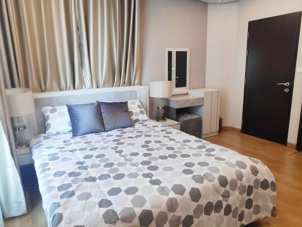 bedroom of The Address Sukhumvit 42