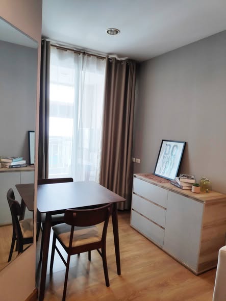 bedroom and room interior of The Address Sukhumvit 42