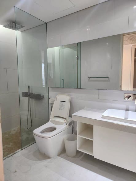 room interior and bathroom of The Bangkok Sathorn